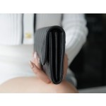 𝗖𝗛𝗔𝗘𝗡𝗟✦ 𝗖𝗹𝗮𝘀𝗶𝗰 𝗙𝗹𝗮𝗽 Using French 🇫🇷 import "𝗛𝗮𝘀𝘀𝘀" original calf leather 🐂 Classic two-fold long clip black cow silver