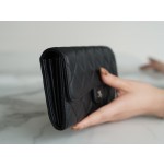 𝗖𝗛𝗔𝗘𝗡𝗟✦ 𝗖𝗹𝗮𝘀𝗶𝗰 𝗙𝗹𝗮𝗽 Using Italian 🇮🇹 import "𝗚𝗥" original lambskin 🐑 classic two fold long clip black cow silver