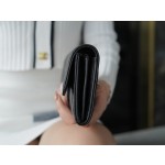 𝗖𝗛𝗔𝗘𝗡𝗟✦ 𝗖𝗹𝗮𝘀𝗶𝗰 𝗙𝗹𝗮𝗽 Using Italian 🇮🇹 import "𝗚𝗥" original lambskin 🐑 classic two-fold long clip black cow gold