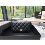 𝗖𝗛𝗔𝗘𝗡𝗟✦ 𝗖𝗹𝗮𝘀𝗶𝗰 𝗙𝗹𝗮𝗽 Exclusive channel Italy 🇮🇹 "GR" custom lambskin 🐑 zipper mid-length clip black gold