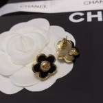 CHANEL🇫🇷Xiaoxiang earrings