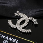CHANEL🇫🇷Xiaoxiang's latest autumn and winter crystal brooch