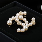 CHANEL🇫🇷Xiaoxiang's latest autumn and winter pearl crystal brooch