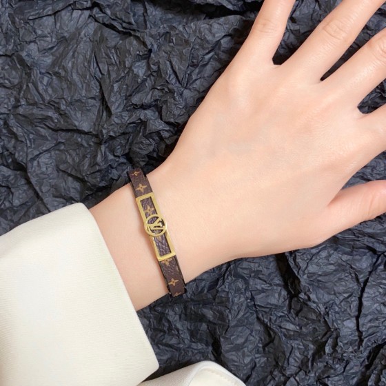 Louis Vuitton bracelet in 14kt fine colour