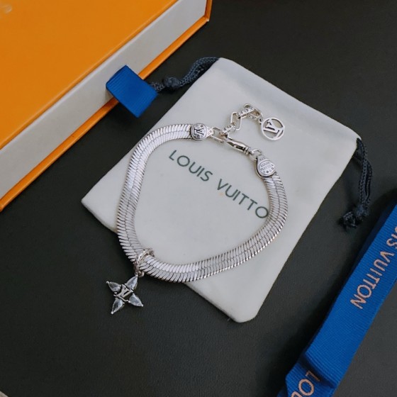 Louis Vuitton vintage silver bracelet couple's version 22cm20cm18cm changeable length