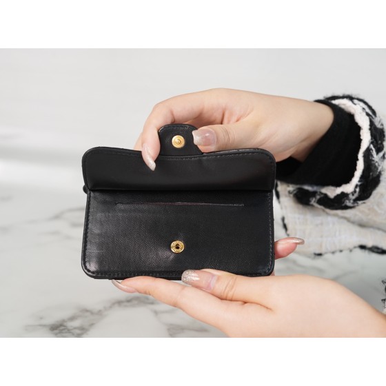 𝗖𝗛𝗔𝗘𝗡𝗟✦In exclusive channel special lambskin 🐑Classic zippered coin card case Black 🖤