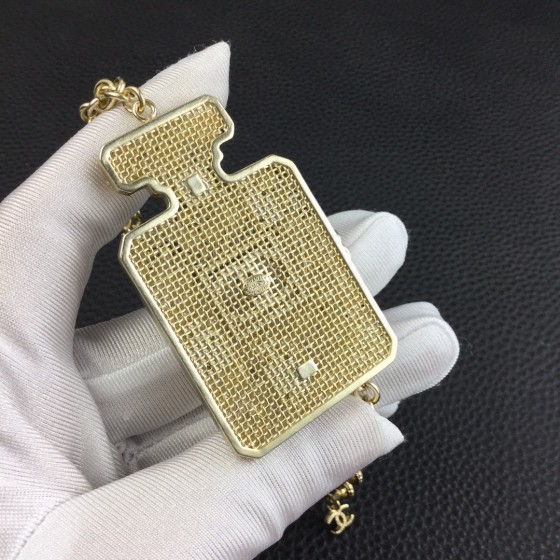 CHANEL🇫🇷Xiaoxiang Hollow Perfume Bottle Necklace