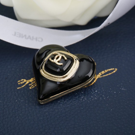 CHANEL🇫🇷Xiaoxiang's latest heart💗Lambskin earrings love💗double C brooch