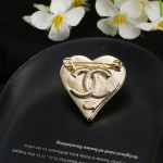 CHANEL🇫🇷Xiaoxiang's latest heart💗Lambskin earrings love💗double C brooch