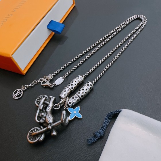 Louis Vuitton vintage silver necklace, couple's version, chain length 60 cm, changeable