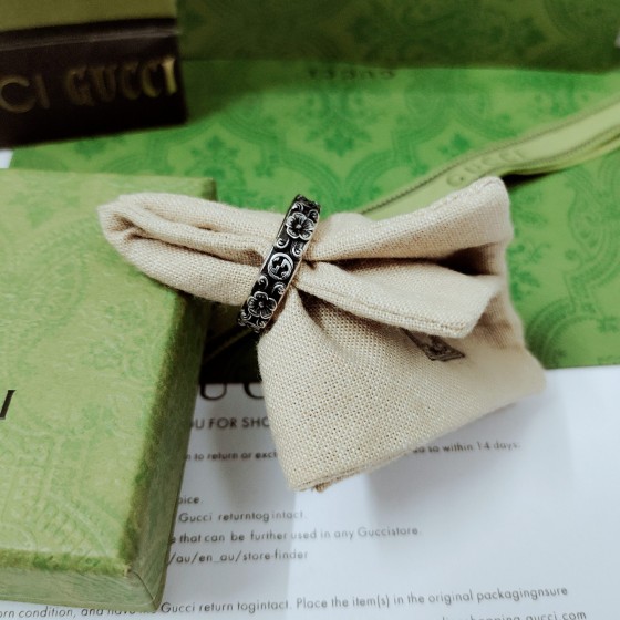 𝐆𝐮𝐜𝐜𝐢 Cosmogonie collection reinterprets interlocking G and other key graphic elements