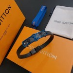 Louis Vuitton Cowhide bracelet, couple's style, length 22cm, adjustable and changeable