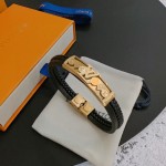 Louis Vuitton Cowhide bracelet, couple's style, length 22cm, adjustable and changeable