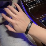 Louis Vuitton Cowhide bracelet, couple's style, length 22cm, adjustable and changeable