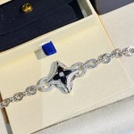 Louis Vuitton Four-leaf clover bracelet in platinum and sterling silver