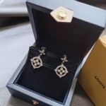 Louis Vuitton Lv new flower stud earrings