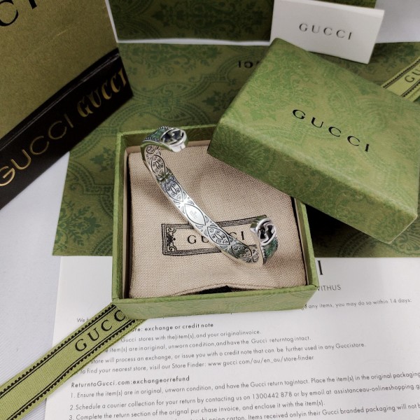 𝐆𝐮𝐜𝐜𝐢 Interlocking Light Sapphire Enamel Bracelet