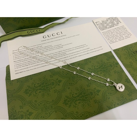 𝐆𝐮𝐜𝐜𝐢 Snowflake Necklace