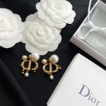 Dior new CD size pearl earrings