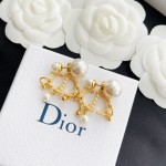 Dior new CD size pearl earrings
