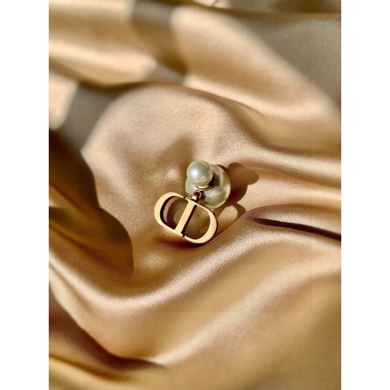 Dior cd letter pearl earrings earrings