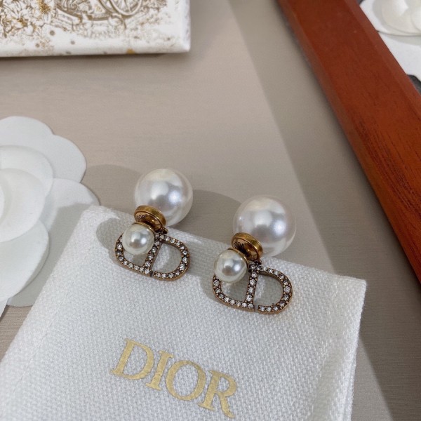 Dior Pearl Stud Earrings
