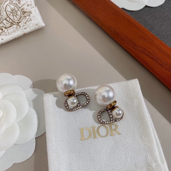 Dior Pearl Stud Earrings