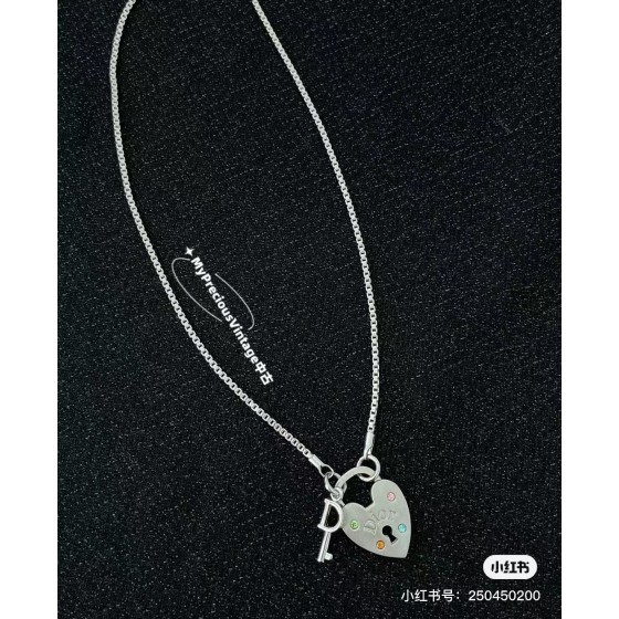 Dior necklace