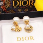 Dior Clover Letter Size Bead Stud Earrings