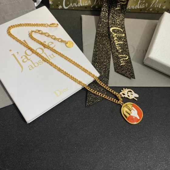 Dior necklace