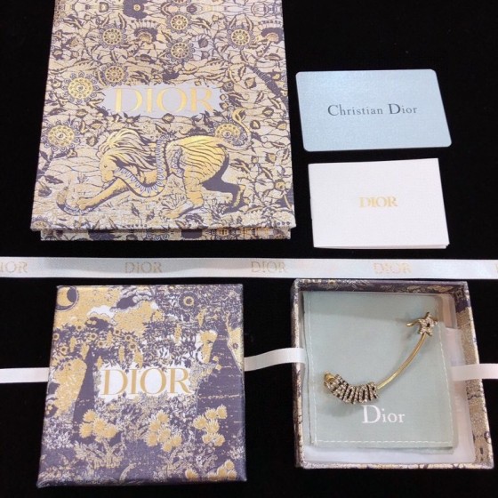 Dior JADIOR series ear cuffs