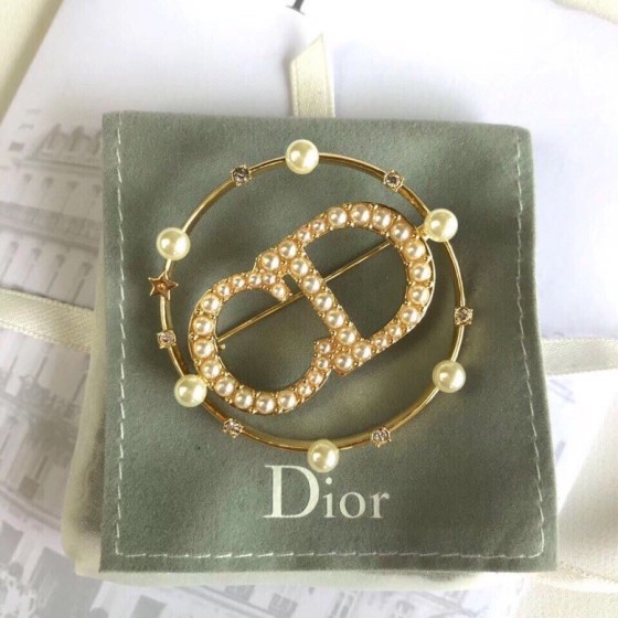 Dior CD brooch