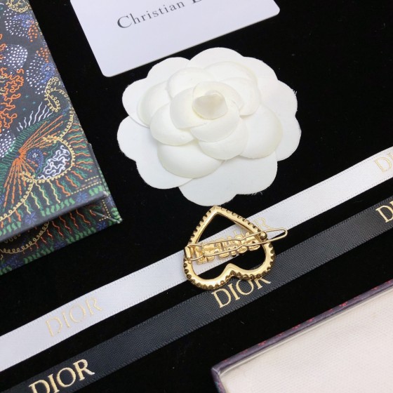 Dior brooch