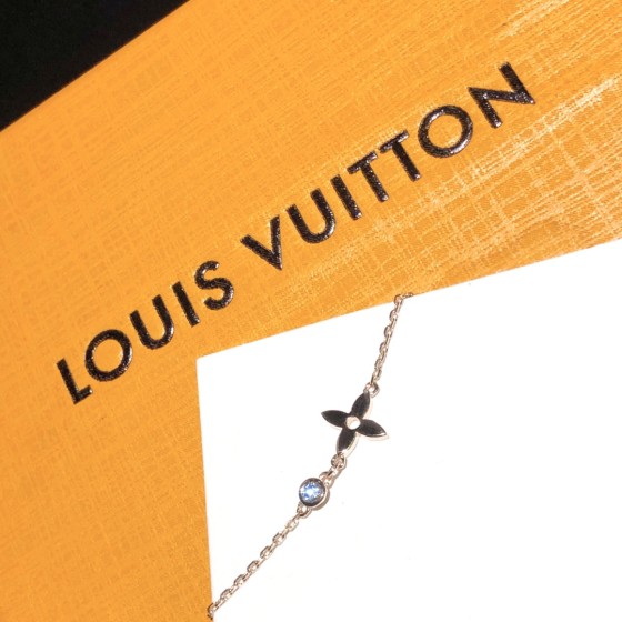 Louis Vuitton four-leaf clover polished necklace