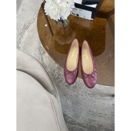 CHANEL ballerinas are timeless classics. Stay elegant Imported water-dyed sheepskin
