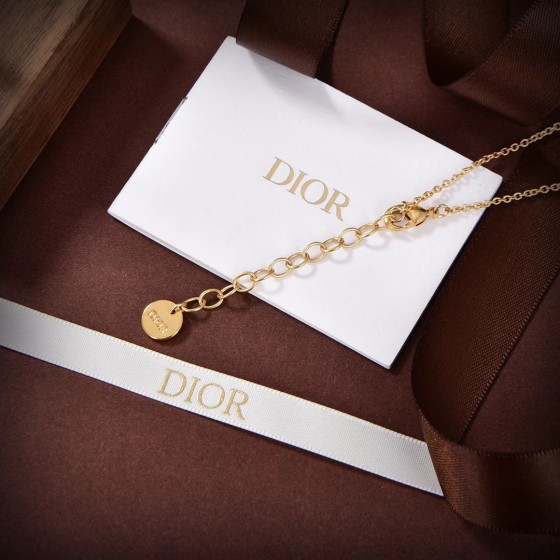 Dior necklace