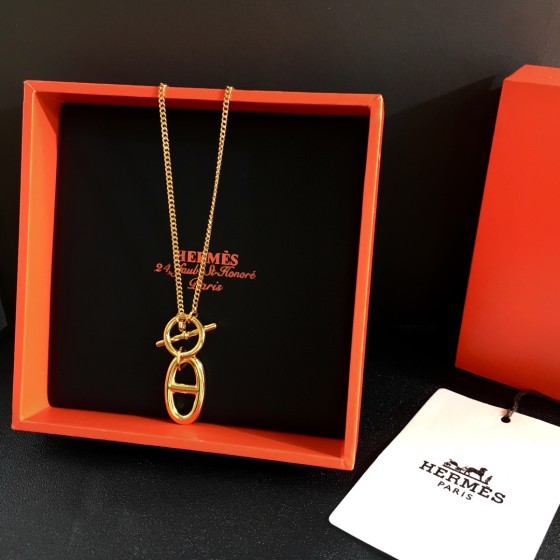 Hermes necklace