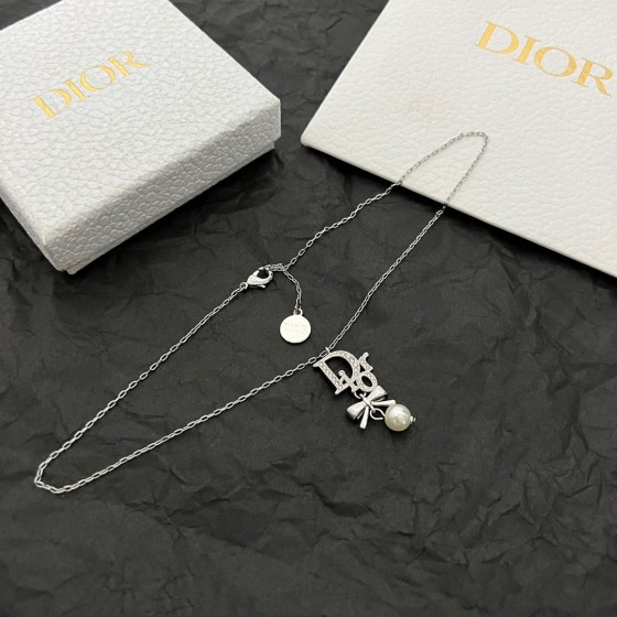 Dior necklace