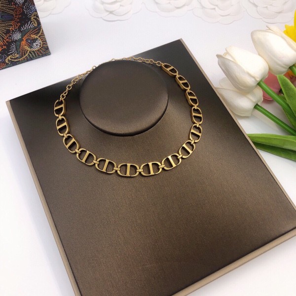 Dior necklace