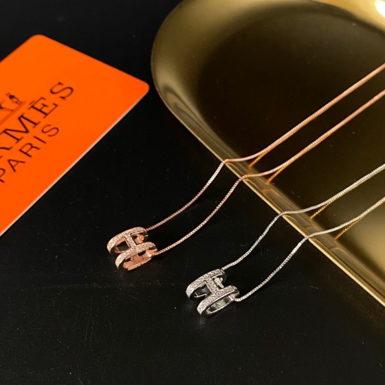 Hermes necklace