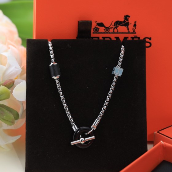 Hermes necklace