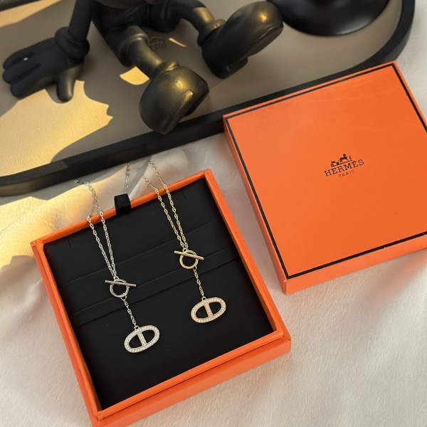 Hermes necklace