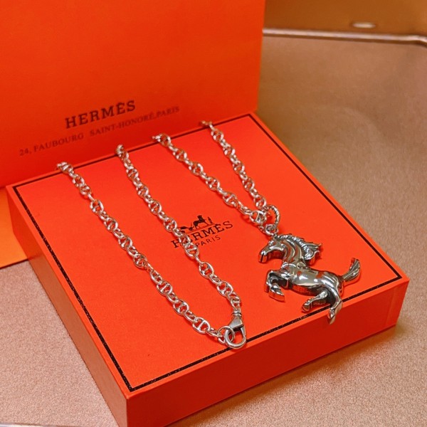 Hermes necklace