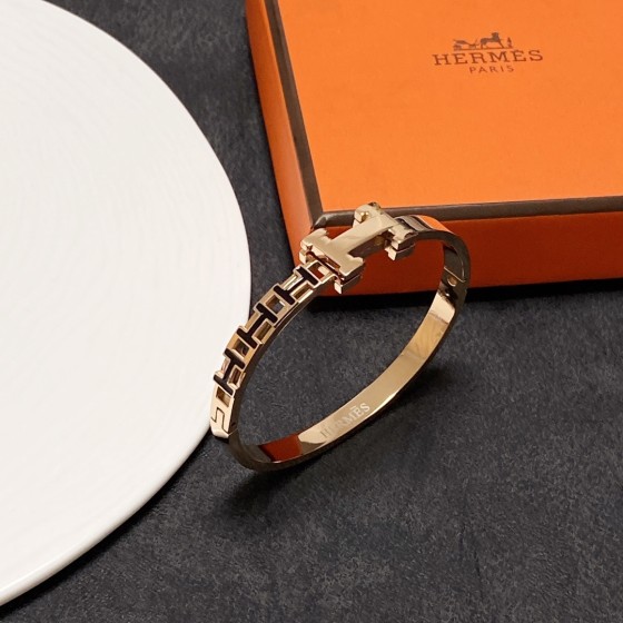 Hermes bracelet