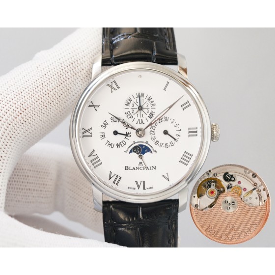 Blancpain - This functional watch comes from the classic Blancpain collection