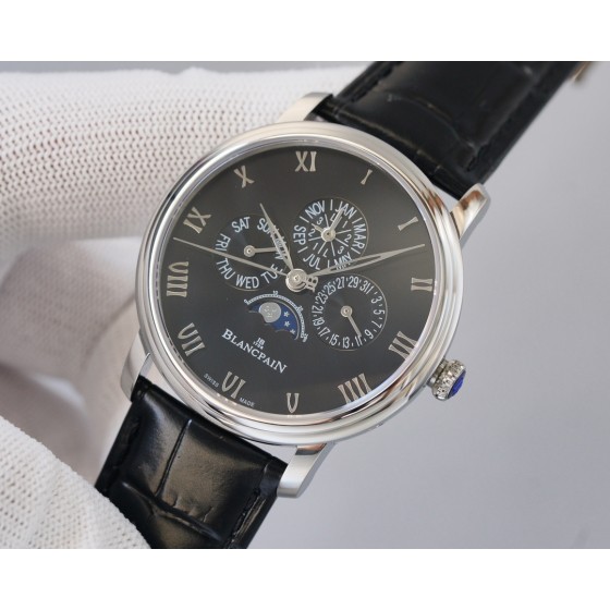 Blancpain - This functional watch comes from the classic Blancpain collection