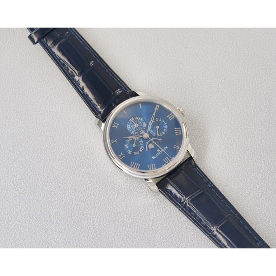 Blancpain - This functional watch comes from the classic Blancpain collection