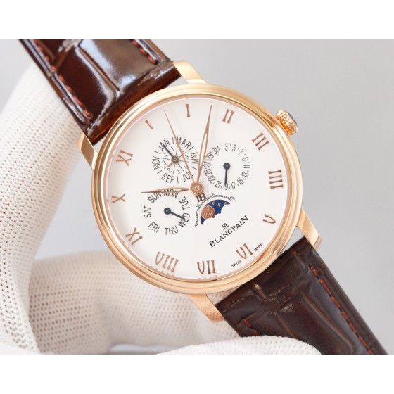 Blancpain - This functional watch comes from the classic Blancpain collection