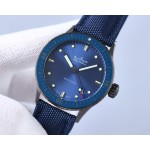 Blancpain - This functional watch comes from the classic Blancpain collection