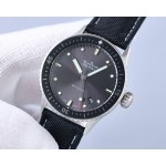 Blancpain - This functional watch comes from the classic Blancpain collection